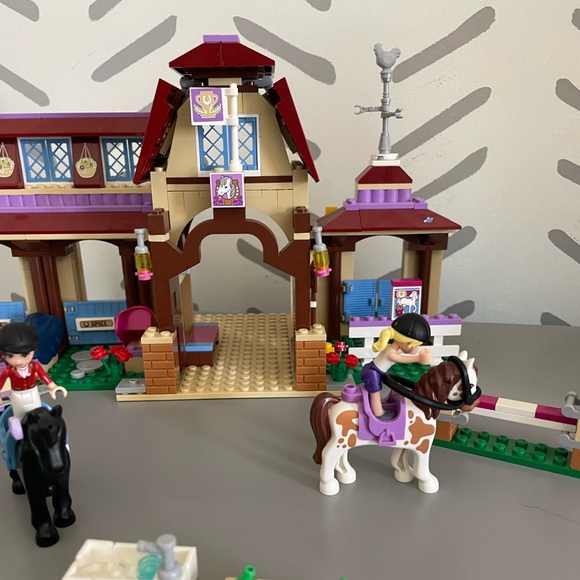 Lego Friends Heartlake Riding Club Horse Farm Barn Set Blocks 41126 - Picture 3 of 14